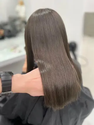 カラー 🌿赤み消しカラー 🌿THEATERのヘアスタイル