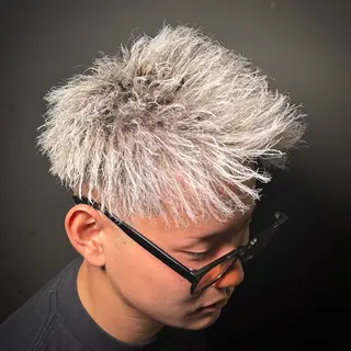 ショート カラー メンズ TWIST windbycielのヘアスタイル