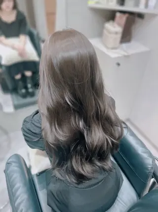 ロング カラー SALON VILLAGE 表参道所属・宮下侑爽/透明感 /可愛い×大人カラーのヘアスタイル