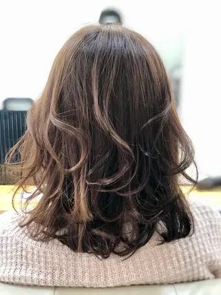 ミディアム H by Real meのヘアスタイル