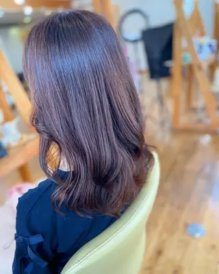 セミロング カラー 荒木 ひろかのヘアスタイル