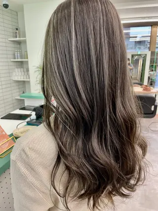 ロング 💚透明感カラー💚 ♻️本間♻️のヘアスタイル