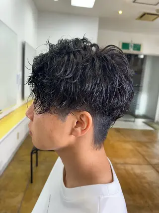 ショート パーマ メンズ 森本 光貴のヘアスタイル