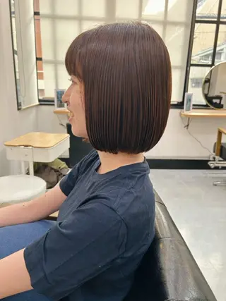 ショート カラー CARICIA 白木 由里加のヘアスタイル