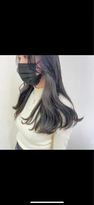 ロング カラー 赤みオフの透明感職人 /ケア重視の美髪施術のヘアスタイル