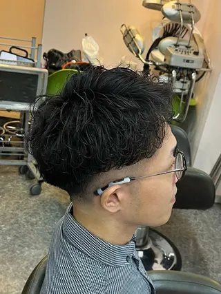 ミディアム パーマ CuMARi所属・🔥フェード 🔥パーマ／メッシュのヘアスタイル
