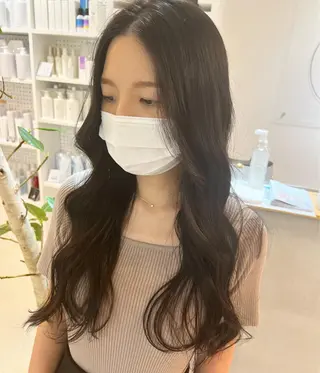 ロング カラー カドムラ モエのヘアスタイル