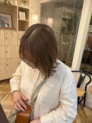 ミディアム カラー 奧村 真奈のヘアスタイル