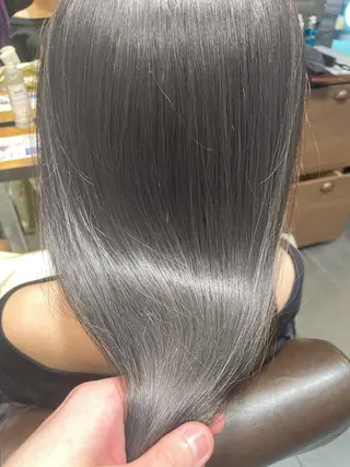 セミロング カラー ブリーチ＆縮毛矯正 🧸tomoki🧸のヘアスタイル