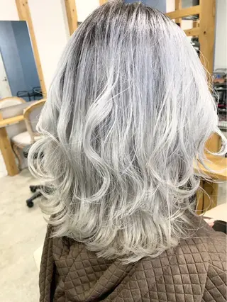 ミディアム カラー 松岡 恭弘のヘアスタイル