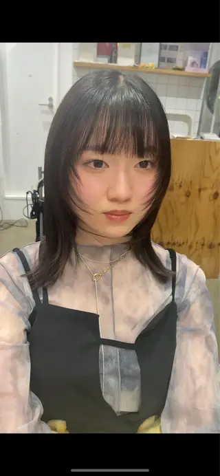 ミディアム SALOWIN新宿三丁目【サロウィン】所属・レイヤー🔶髪質改善 🔶透明感カラー青木のヘアスタイル