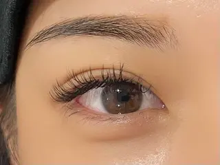 マツエク・マツパ 東 明香里のマツエク・マツパデザイン