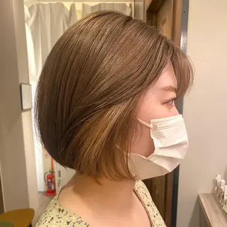 ショート カラー ANNA /艶髪/ハイトーンのヘアスタイル