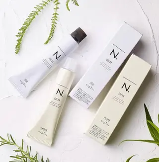 ショート カラー ブリーチ、パーマ 西部笑のヘアスタイル