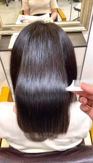 ロング CAROS　atelier所属・安倍 辰哉のヘアスタイル