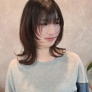 ミディアム 西田 理沙のヘアスタイル