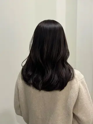ロング カラー 内沼 恵留菜のヘアスタイル