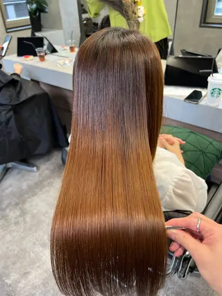 ロング ii+U 銀座【アイユーギンザ】所属・Hikaru 銀座美容師のヘアスタイル
