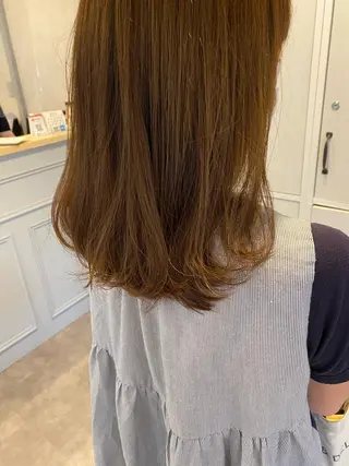 ミディアム カラー ELLE&SALLY 石野のヘアスタイル