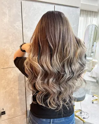 ロング ガルボヘアー名古屋所属・髪型整形美容師/ タケトのヘアスタイル