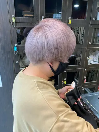 ショート カラー ホワイト/店長/カラ ー講師/錦糸町/岩崎のヘアスタイル