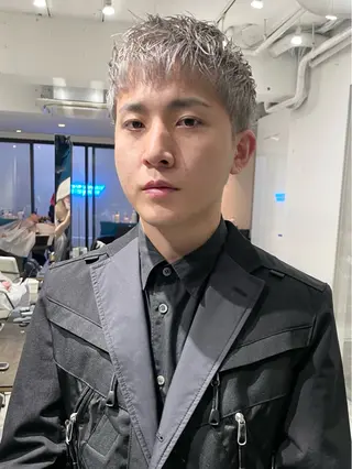 ショート カラー メンズ スパイラルパーマ 🌐hina⭐️のヘアスタイル