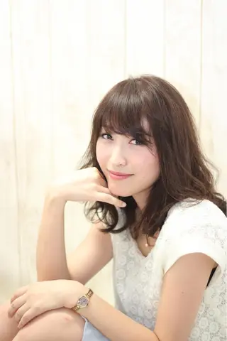 ミディアム ill【イル】天神西通り店所属・髪質改善縮毛矯正/暖 色カラー/ウエダカナのヘアスタイル