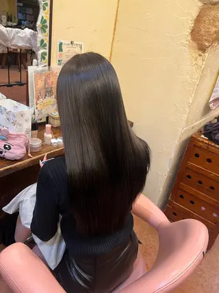 ロング 片岡 なずなのヘアスタイル