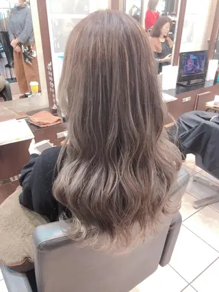 ロング カラー 髪質改善ioLu 伊藤サダキのヘアスタイル