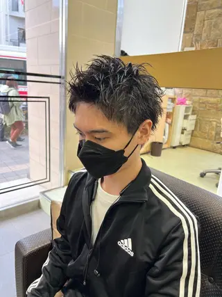 ショート パーマ メンズ ﾎｯﾄﾍﾟｯﾊﾟｰ に移行中【かな】のヘアスタイル