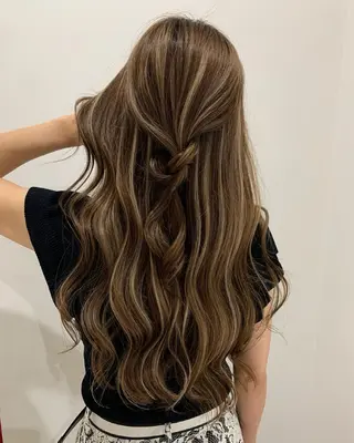 ロング 八代 珠羽のヘアスタイル
