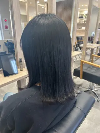 ミディアム YoLo.所属・村上 ななみのヘアスタイル