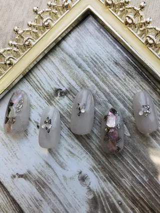 ネイル 【尾下】 ロイヤル•セラピストのネイルデザイン