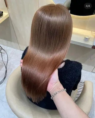 セミロング nene 艶カラーのヘアスタイル