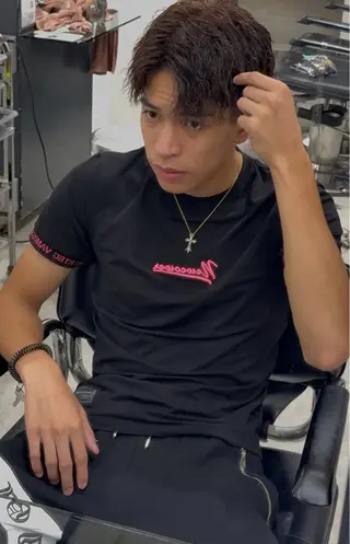 カラー パーマ メンズ 新谷 來のヘアスタイル