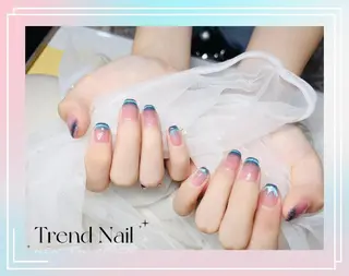 ミディアム トレンド ネイル スタジオのネイルデザイン