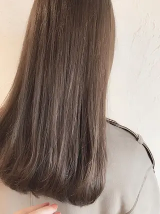 セミロング カラー conne&riri所属・MAYU 💚森下のヘアスタイル