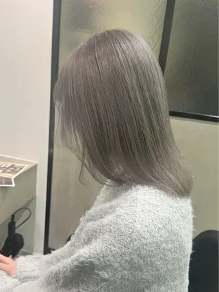 カラー 佐藤 萌のヘアスタイル