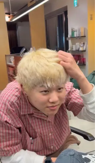 カラー メンズ 新谷 來のヘアスタイル