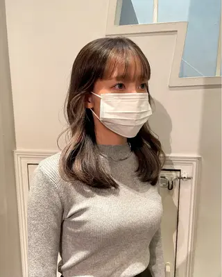 セミロング カラー 向坂 亜美のヘアスタイル