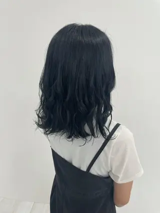 セミロング カラー ヘアアレンジ ブリーチ・縮毛矯正 三島佳音のヘアスタイル