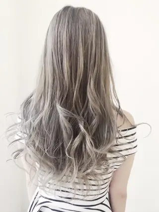 ロング カラー 長谷川 華奈子のヘアスタイル