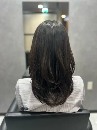 ミディアム 佐野 彩音のヘアスタイル