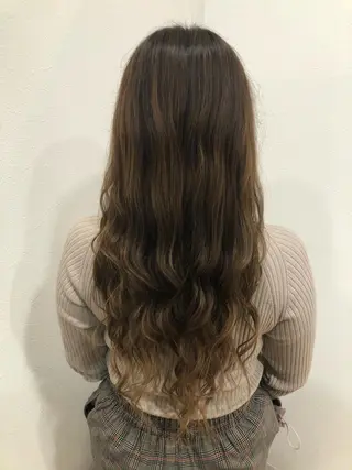 ロング カラー 福岡 舞のヘアスタイル