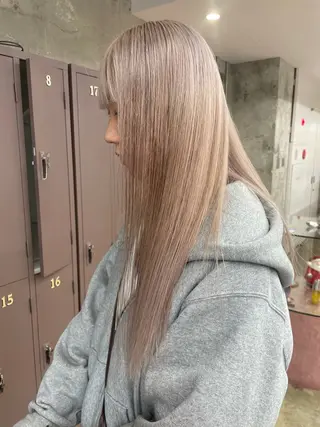 ロング 鈴木瑛里／ブロンド ベージュ／男女のヘアスタイル