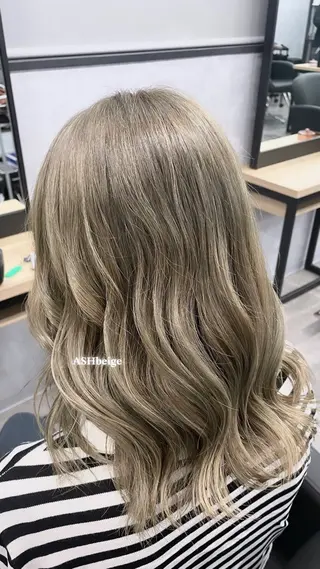 ミディアム カラー 🪡 KIMU🪡🎀のヘアスタイル