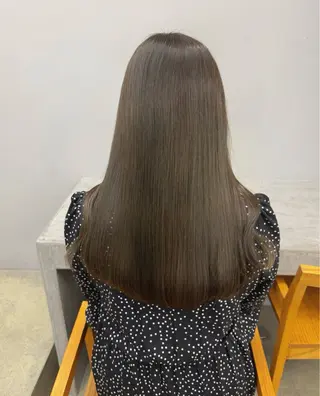 カラー maina/透明感 ベージュ/暖色カラーのヘアスタイル