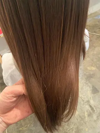 ロング OKA AKIHOのヘアスタイル