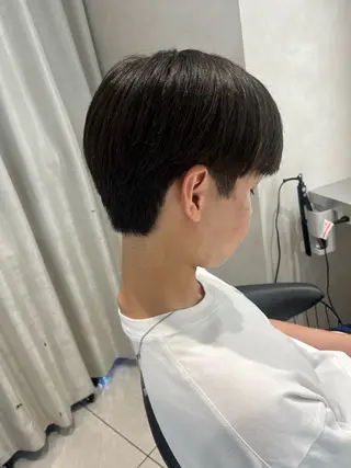パーマ メンズ 韓国メンズ特化 ダウン・毛流れパーマのヘアスタイル