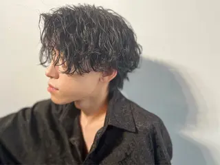 パーマ ヘアアレンジ メンズ レイヤー/ハイトーン カラー/SHISEIのヘアスタイル